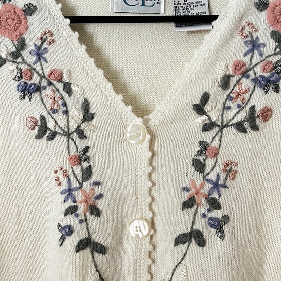 Cream Floral Embroidered Sweater - Picture 4 of 10